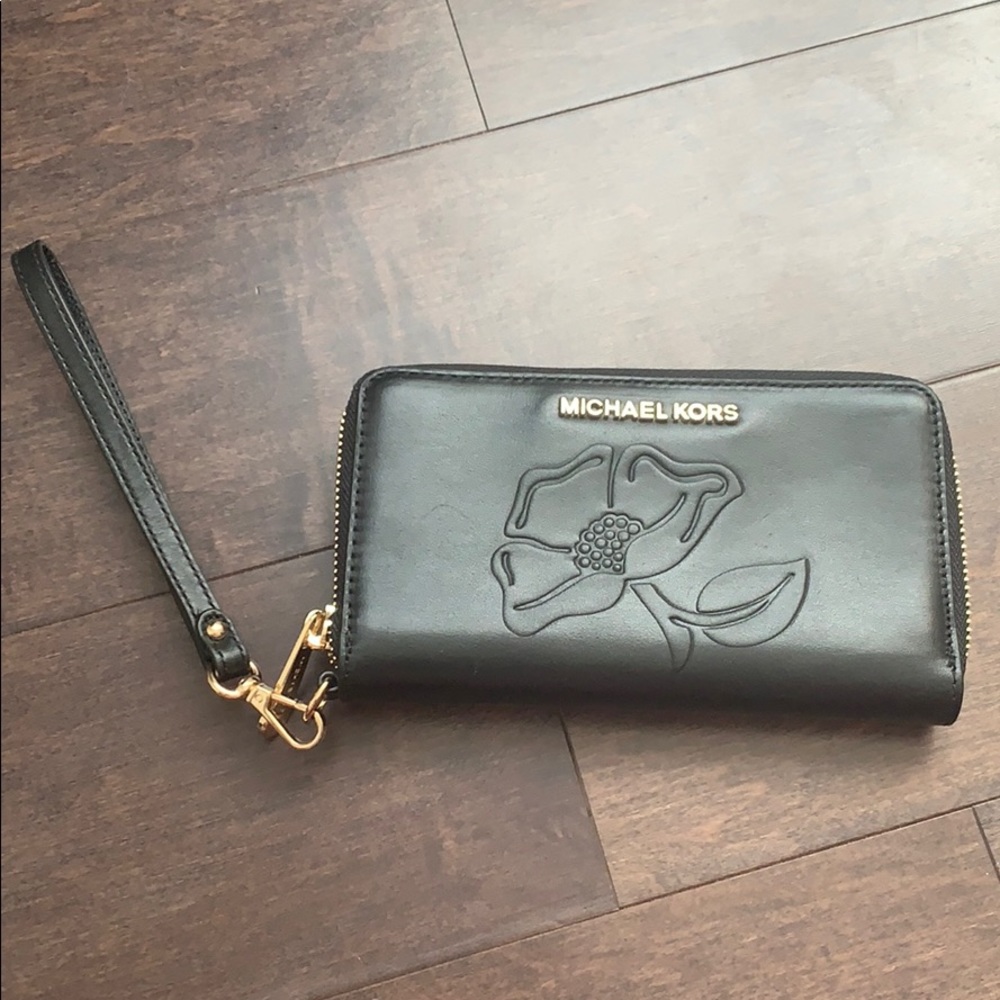 Michael Kors Authentic Wristlet/Wallet